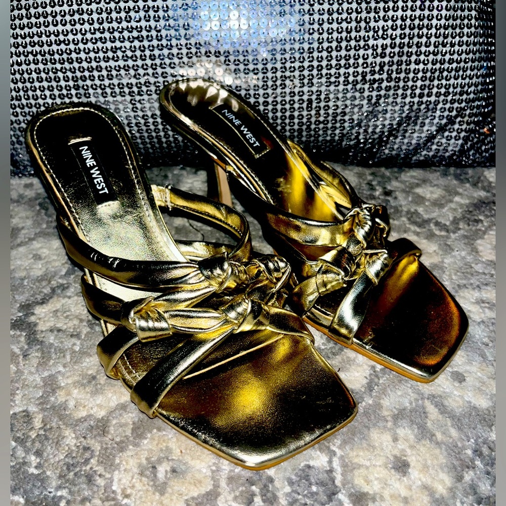 Nine West women’s heels 👠 7 1/2 gold